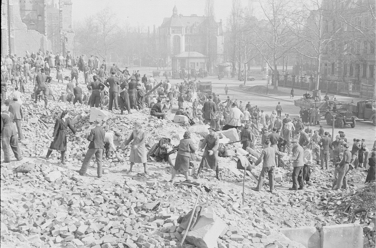 Оккупированная Германия 1945. Оккупация Германии после второй мировой войны Берлин. Берлин 1945 Советская зона оккупации. Германия 1945-1949.