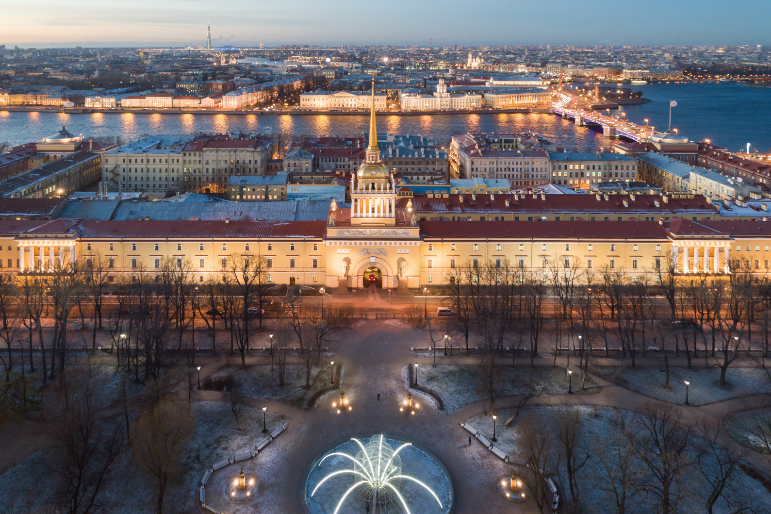 Главная петербургский. Адмиралтейство в Санкт-Петербурге. Адмиралтейство Захаров. Захаров Адмиралтейство в Петербурге. Здание Адмиралтейства Захарова.