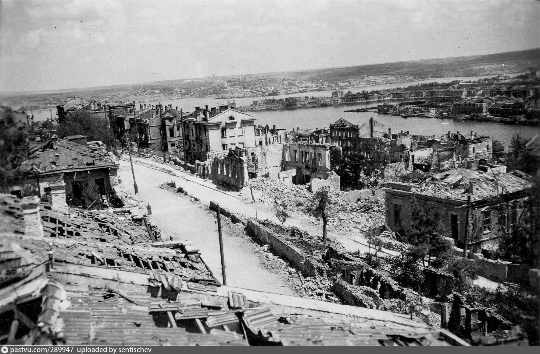 После оборона. Севастополь 1941-1944. Разрушенный Севастополь 1942. Руины Севастополя 1942. Руины Севастополя 1944.