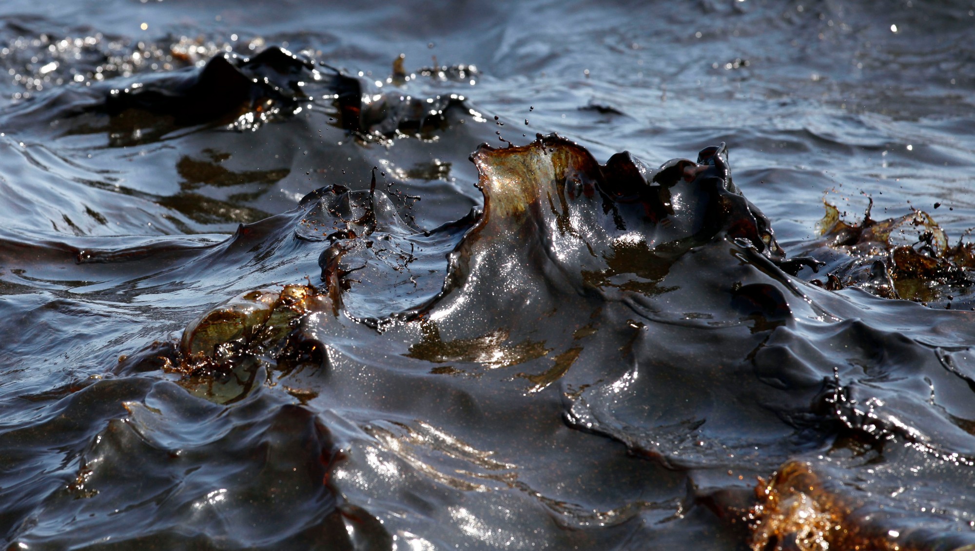 Черное море загрязненное нефтепродуктами
